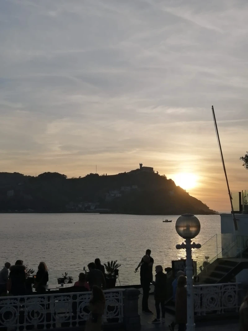 atardecer san sebastián.jpeg