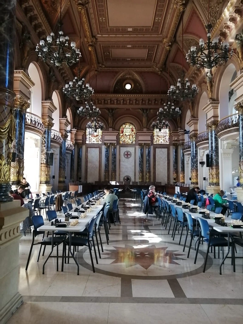 san sebastian salón de juego.jpeg