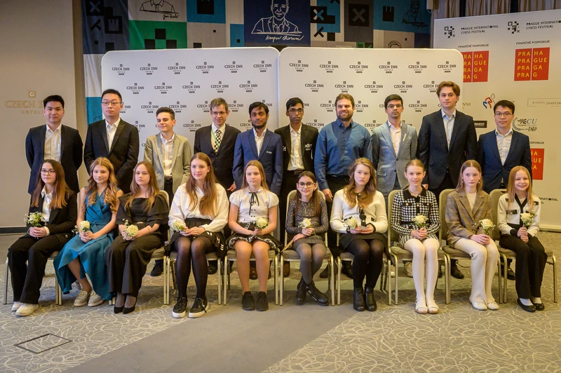 Players of the Masters and Futures tournaments at the opening ceremony