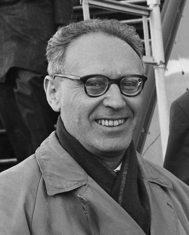 Mikhail_Botvinnik_1962.jpg