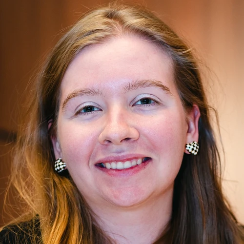 Schulze, Lara