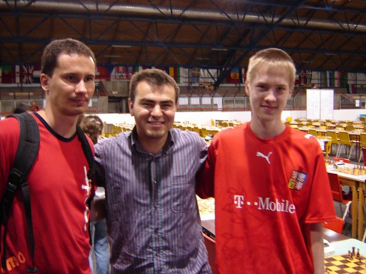 Vítek Moravec se svým kolegou velmistrem Mamedjarovem (ZDROJ: Ondřej Matějovský)