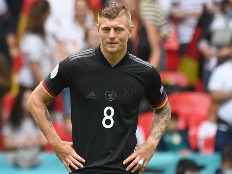 Toni Kroos playing for Germany.