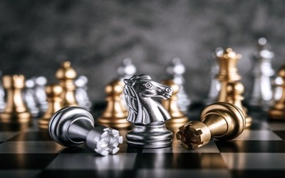 Altın ve gümüş satranç