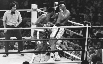 Muhammad Ali on the ropes