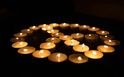 peace symbol candles