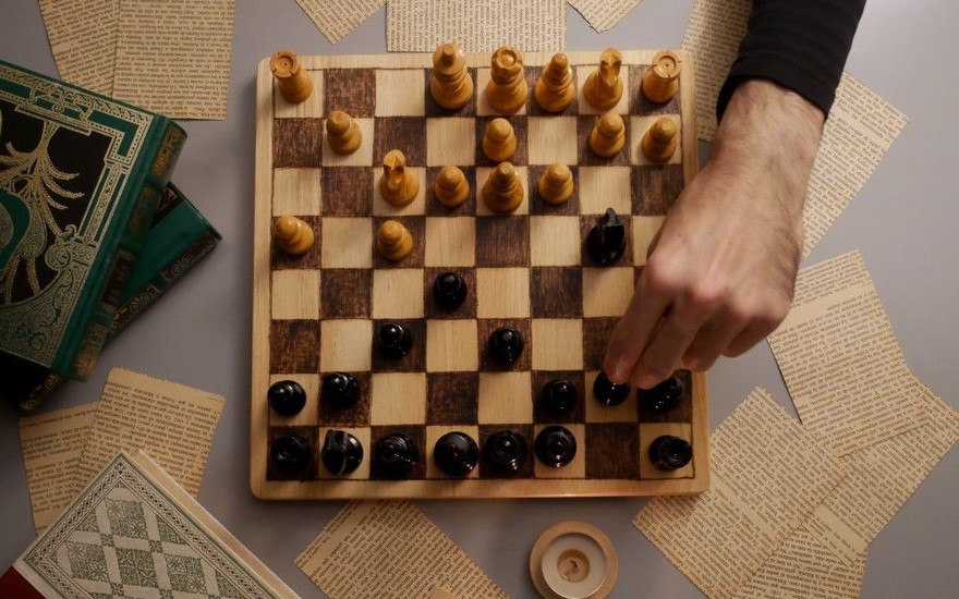 Queen's Gambit Opening - How to Play as White and Black - Chessable Blog