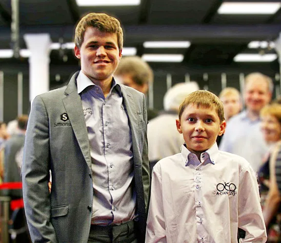 Carlsen Esipenko04_3HNEQ_576x497.jpg